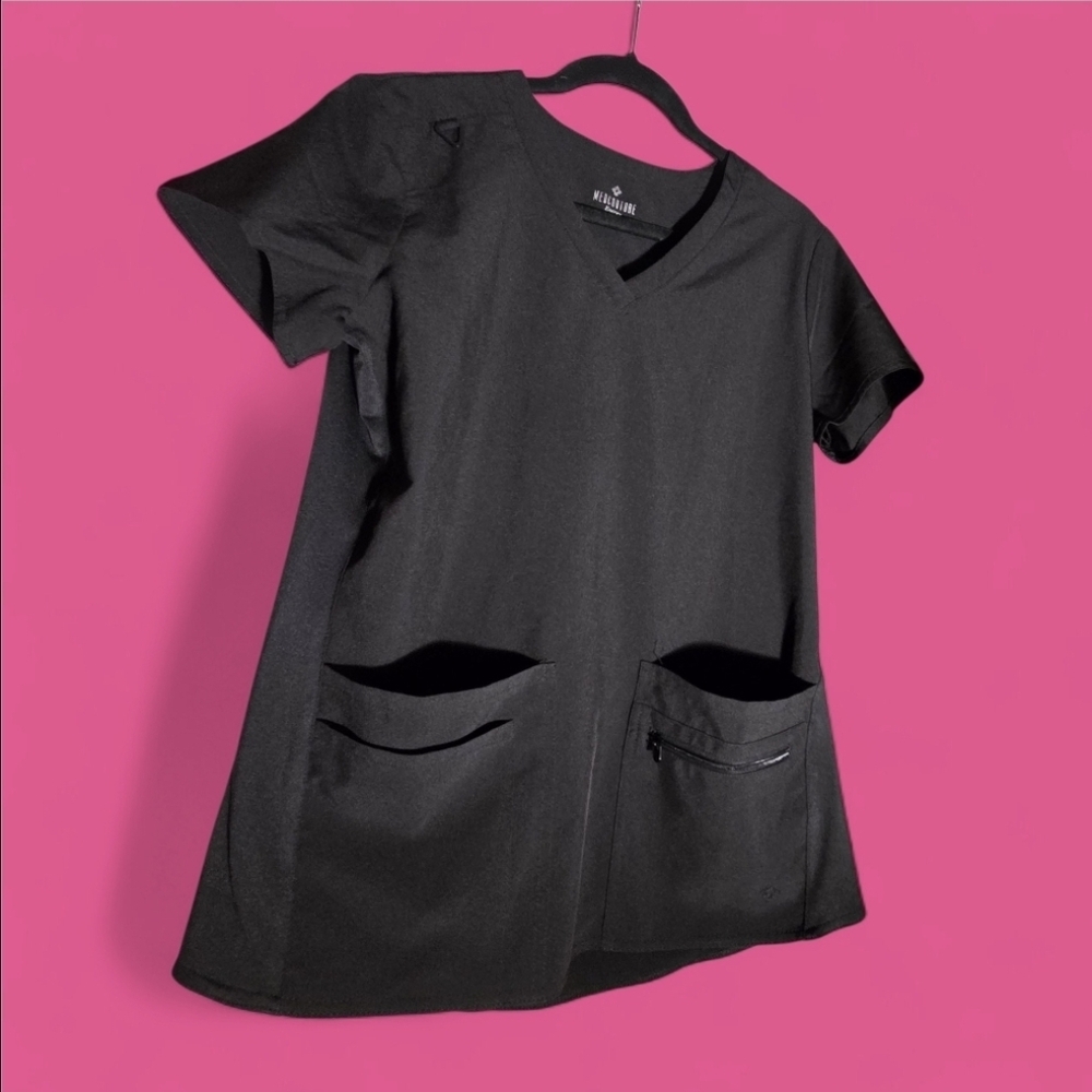 Med Couture Energy Scrub Top Women’s Size Small – Black V-Neck with Zip Pocket